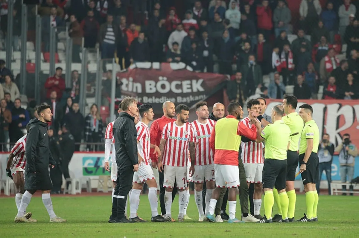 antalyaspor - fenerbahçe — CY news
